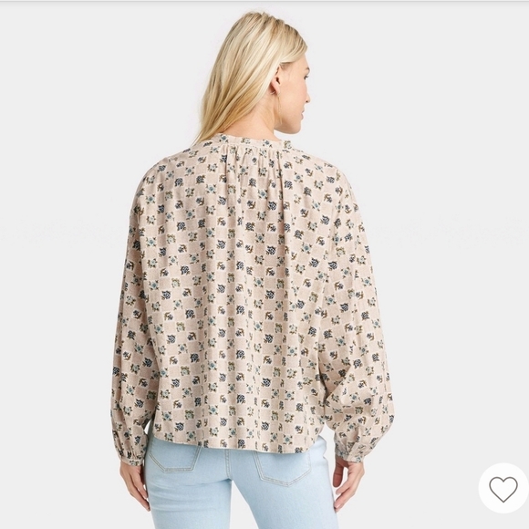 Women's Balloon Long Sleeve Poet Blouse - Picture 13 of 13